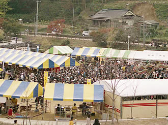 かんむりだけ山市会場