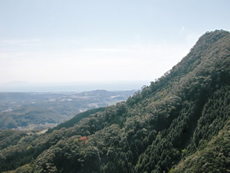 冠嶽（冠岳）フォト〜材木岳から望む経塚山