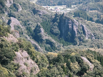 冠嶽（冠岳）フォト〜材木岳から望む仙人岩